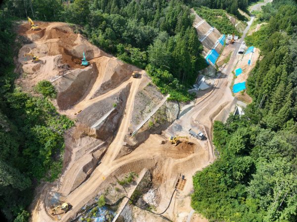 朝日温海道路 大須戸地区道路その15工事 写真
